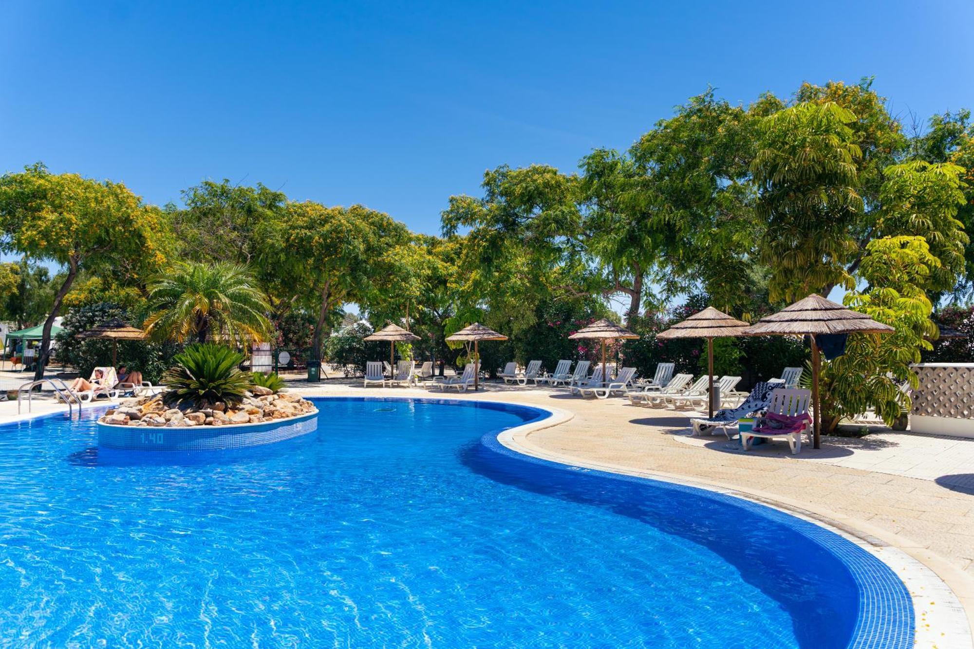 Kampaoh Tavira Hotel Luaran gambar